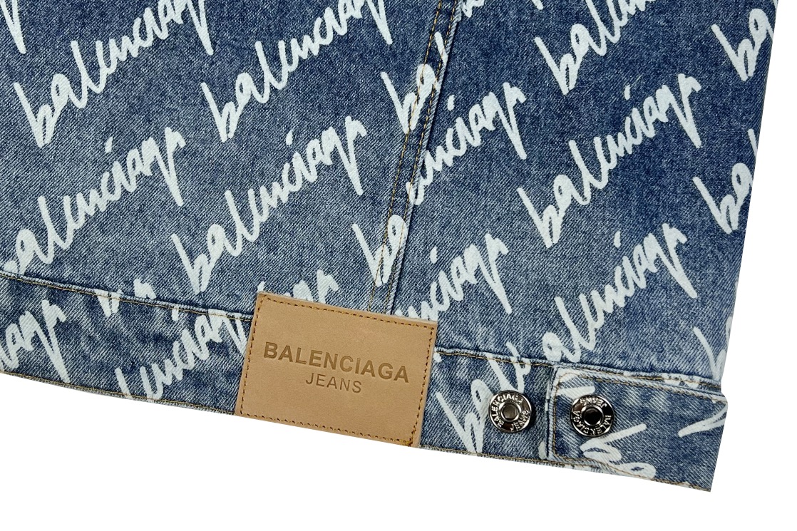 高版本BALENCIAGA/巴黎世家 弹幕满印字母牛仔外套
