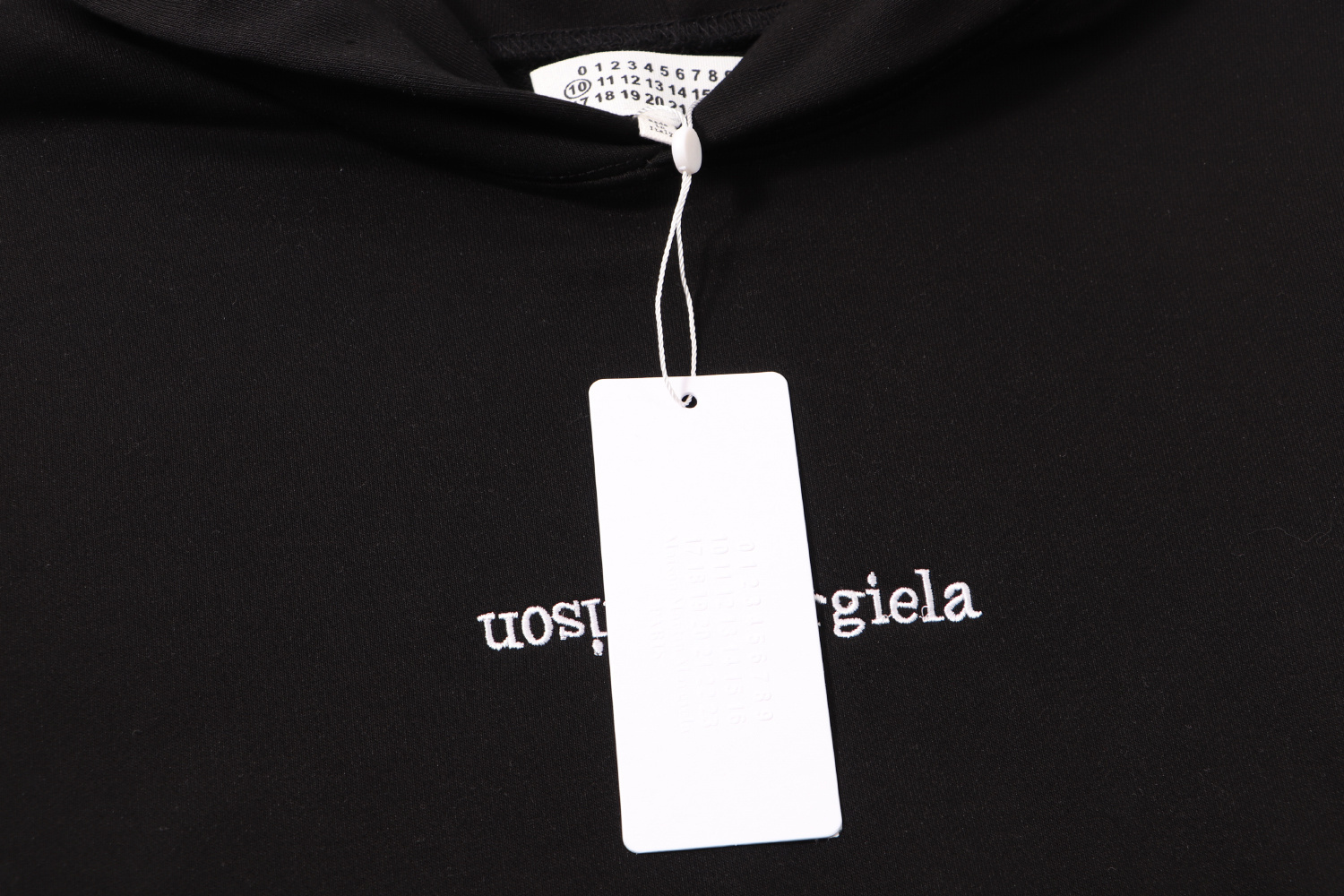 高版本MaisonMargiela/马吉拉 刺绣反字母连帽卫衣