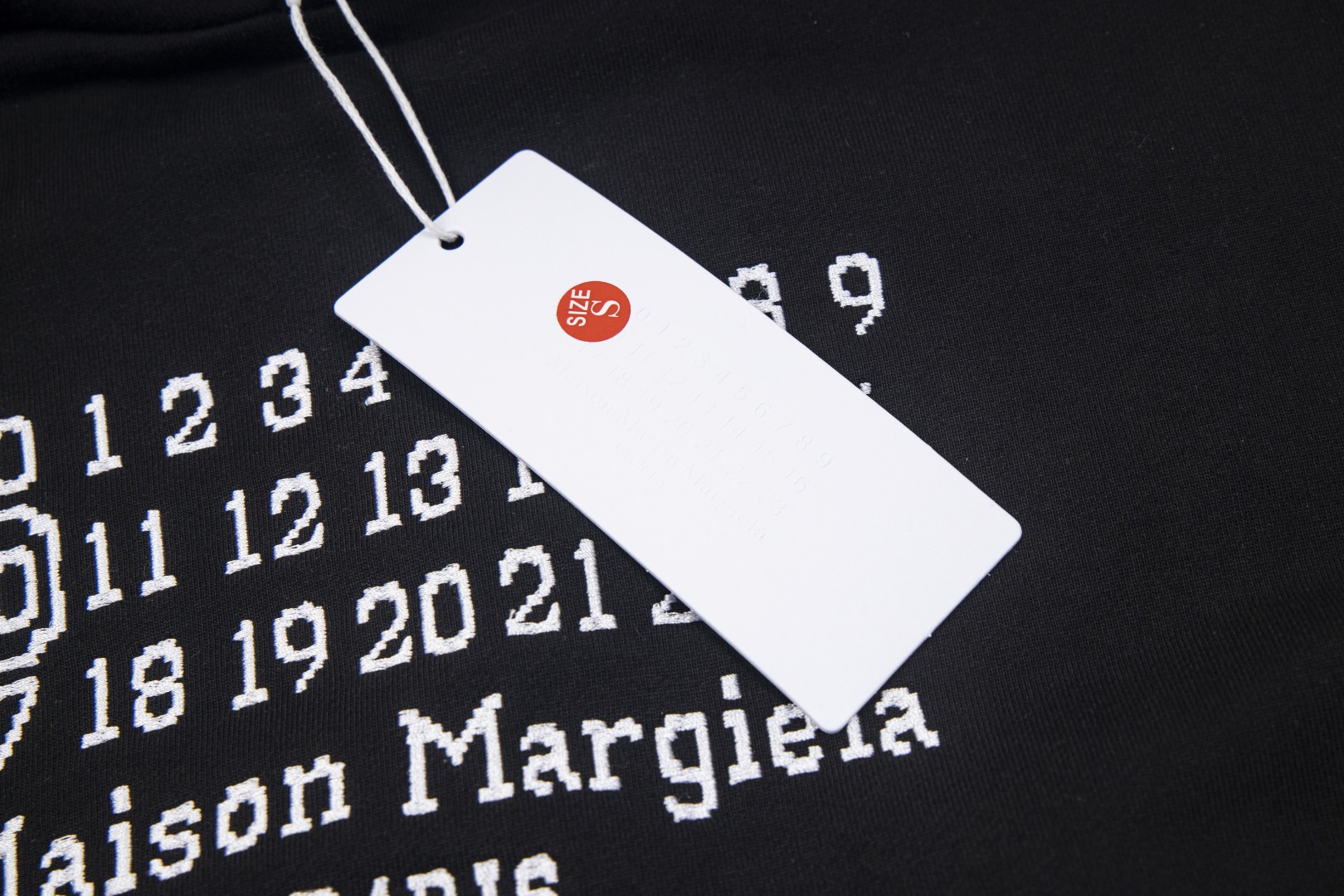 高版本MaisonMargiela/马吉拉 刺绣数字字母连帽卫衣