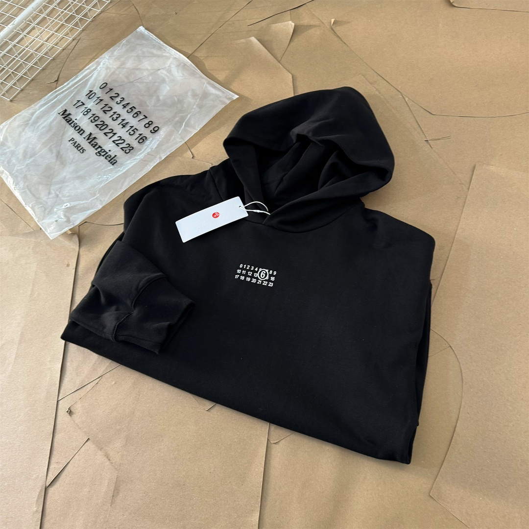 高版本MaisonMargiela/马吉拉 刺绣数字小标连帽卫衣