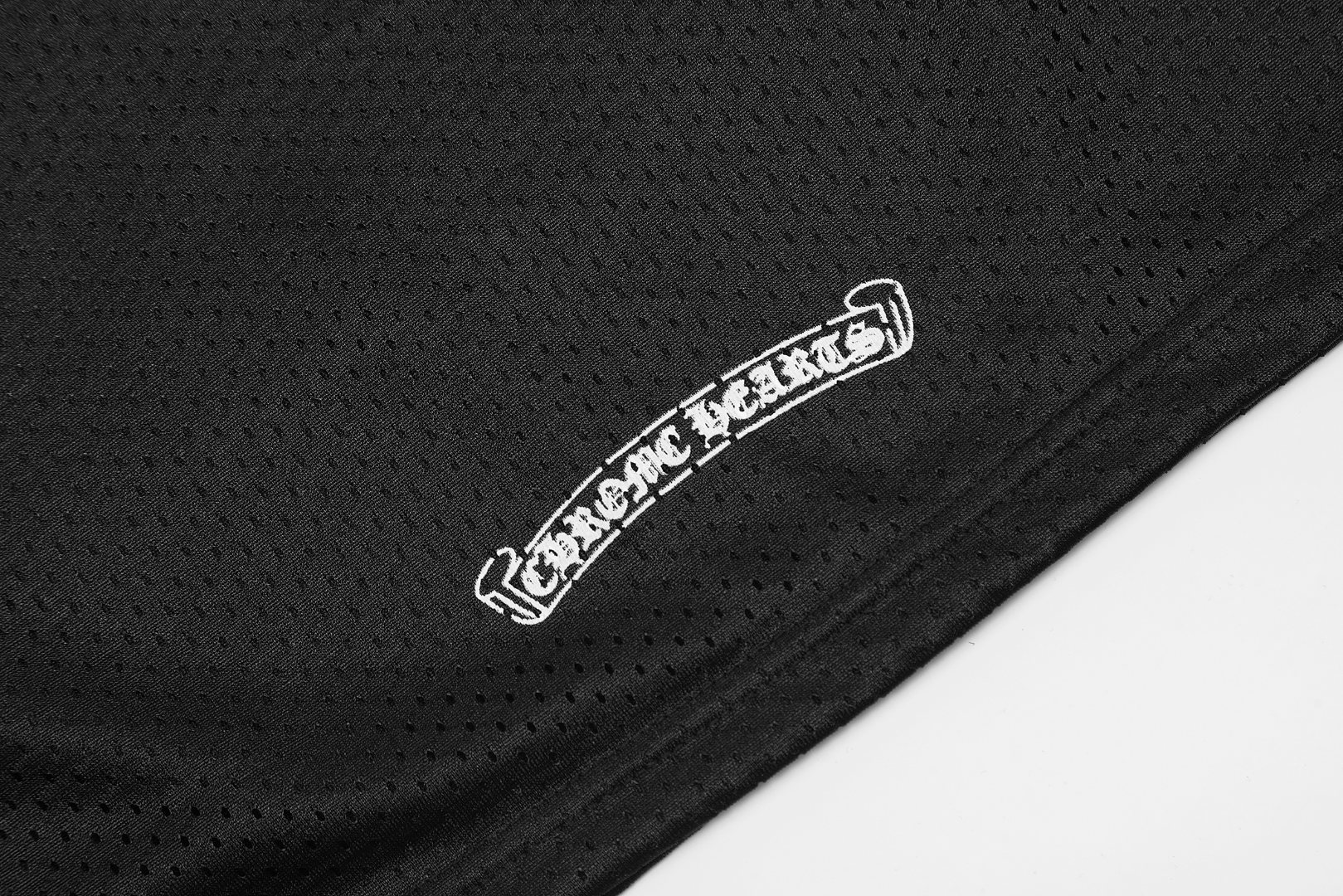 最高版本Chrome Hearts克罗心 梵文网眼冰球服长袖,男女同款.秒杀通货版本,双面网眼定位非常耗时 人工损耗成本很高 和市面上那种薄的透底的垃圾货完全不是一码事 既然做那就做到最好 性价比天花板 面料采用220克高密100D鸟眼速干材质,双层车法工艺,印花采用丝网菲林工艺,定制辅料,细节质感非常好,上身超好看