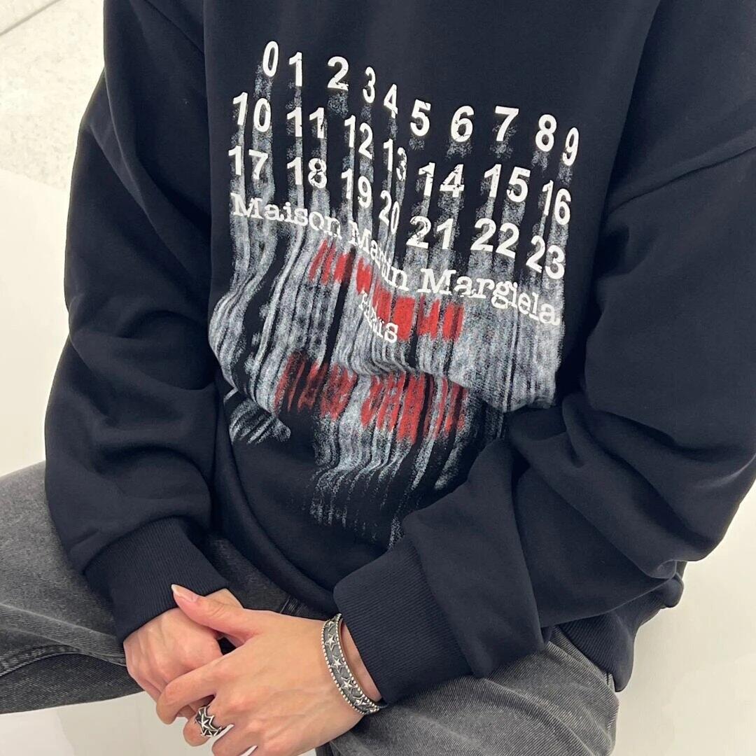 #MaisonMargiela/马吉拉 重影数字印花连帽卫衣 上身效果图#