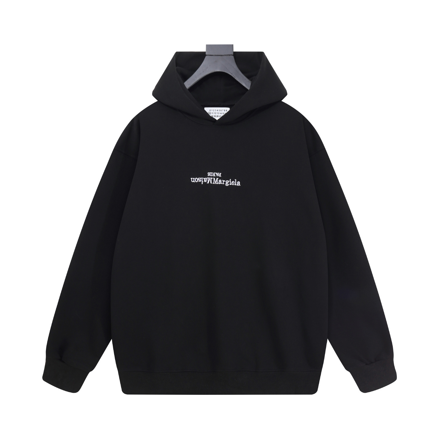 💰260
高版本MaisonMargiela/马吉拉 刺绣反字母连帽卫衣，男女同款。 采用430g重磅毛圈面料 非市面380g薄款普通版本 注意区分！过高温缩水2次 不计成本控制缩率在2%内，特有手工缝标特色设计语言.三标保持一致！ 采用田岛机重工刺绣logo，精细绣花无毛边杂线 凹凸质感明显 感无敌，细节决定一切！出街配搭必备单品
尺码：44(S)-46(M)-48(L)-50(XL)