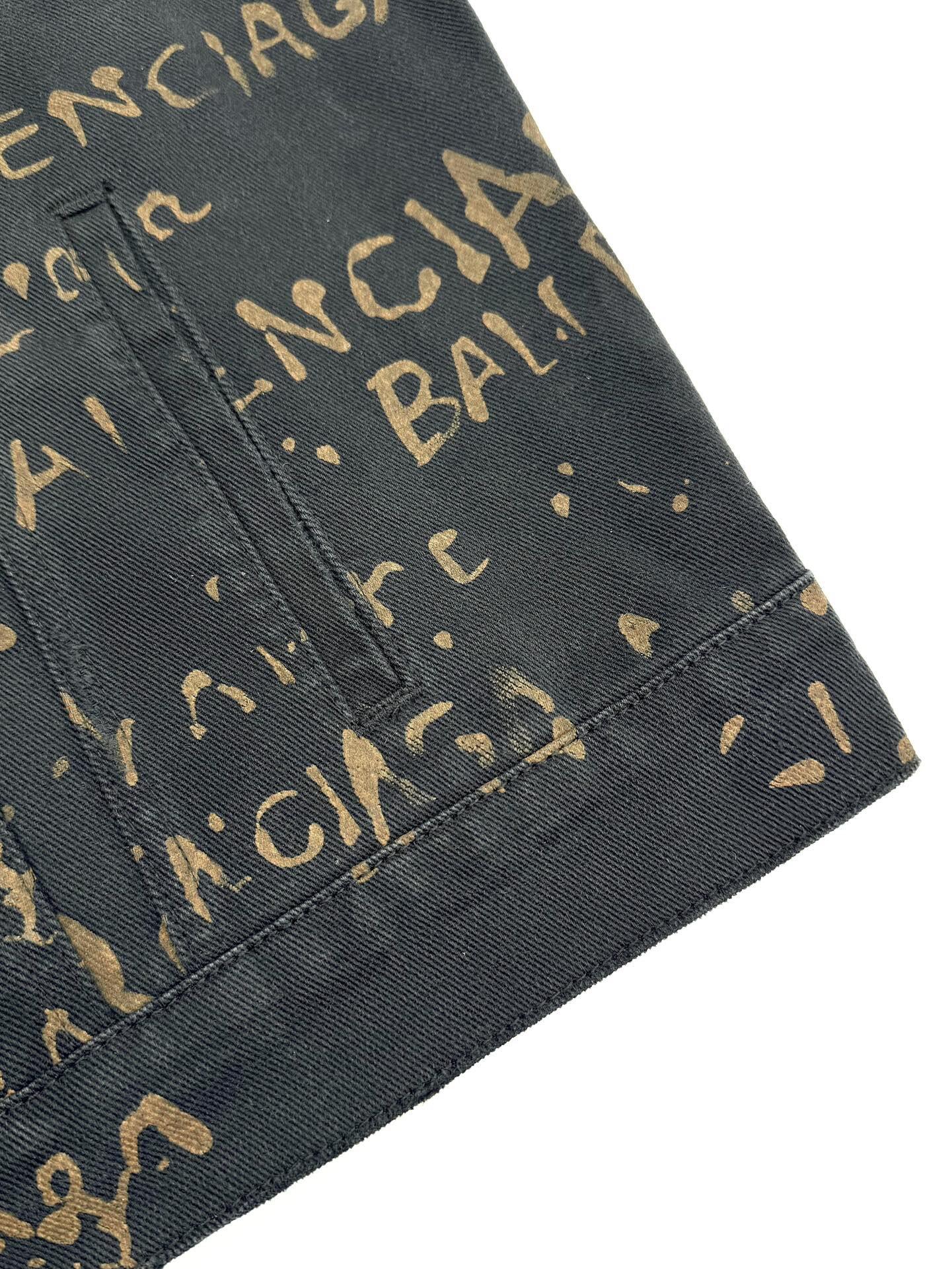 高版本BALENCIAGA/巴黎世家 弹幕满印字母牛仔外套
