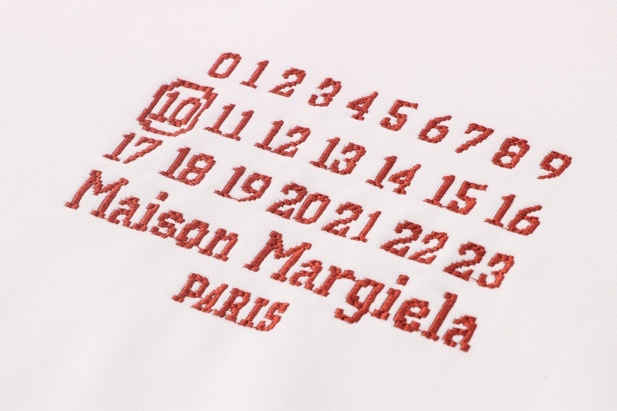 高版本MaisonMargiela/马吉拉 刺绣数字字母连帽卫衣