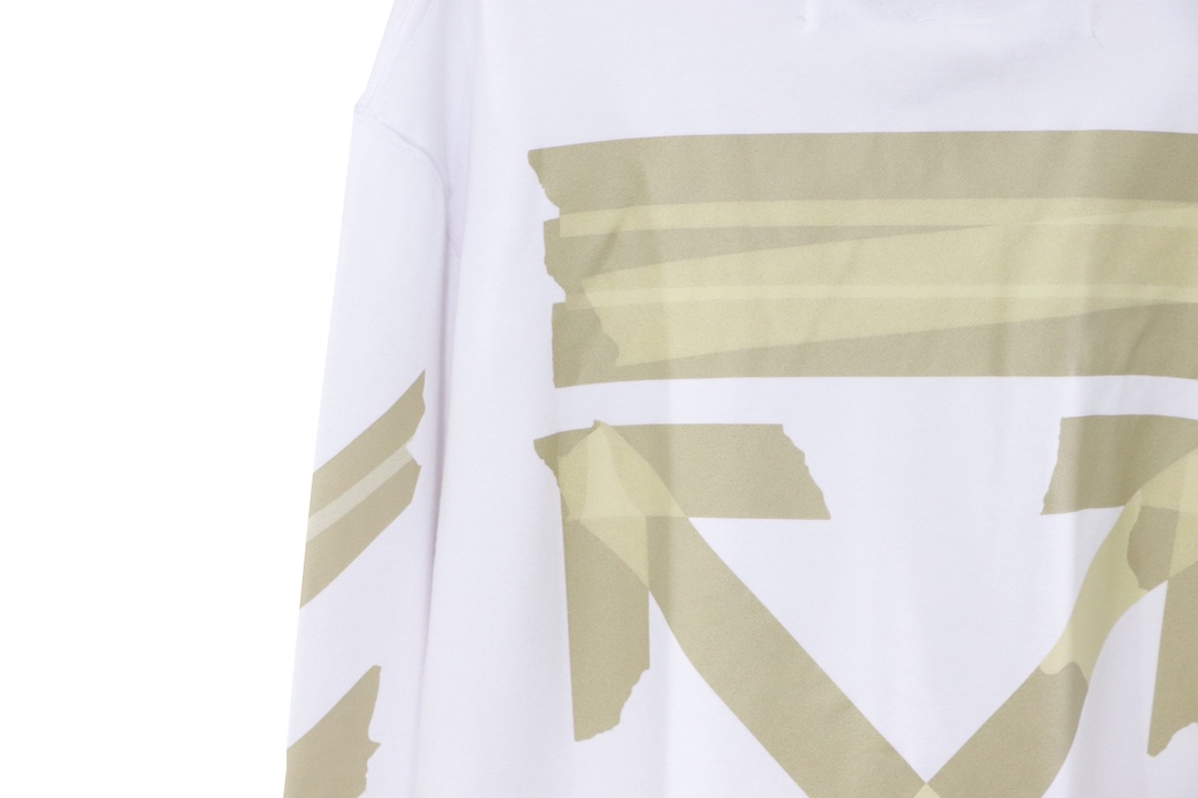 💰260
高版本OFF-WHITE C/O VIRGIL ABLOH 胶带箭头印花连帽卫衣,男女同款,经久不息的爆款。采用420g高克重纯棉毛圈面料,经过高温高压印花工艺,永不退色永不开裂。重叠印花具有层次感。定制字母帽绳、洗水吊牌等辅料标配,细节到位。os版型上身毫无压力
尺码:S-XL