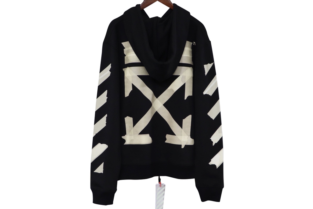 💰260
高版本OFF-WHITE C/O VIRGIL ABLOH 胶带箭头印花连帽卫衣,男女同款,经久不息的爆款。采用420g高克重纯棉毛圈面料,经过高温高压印花工艺,永不退色永不开裂。重叠印花具有层次感。定制字母帽绳、洗水吊牌等辅料标配,细节到位。os版型上身毫无压力
尺码:S-XL