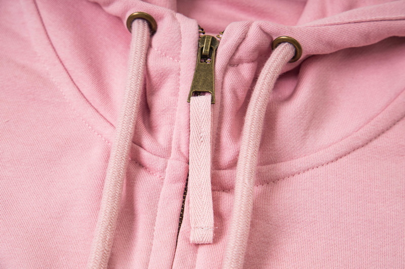 💰280
高版本MaisonMargiela/马吉拉 残缺数字刺绣开衫外套,樱花粉神仙配色,男女同款。 采用460g重磅毛圈面料 非市面380g薄款普通版本 注意区分!过高温缩水2次 不计成本控制缩率在2%内,特有手工缝标特色设计语言.三标保持一致! 采用田岛机重工刺绣logo,精细绣花无毛边杂线 凹凸质感明显 感无敌,细节决定一切!出街配搭必备单品
尺码:44(S)-46(M)-48(L)-50(XL)