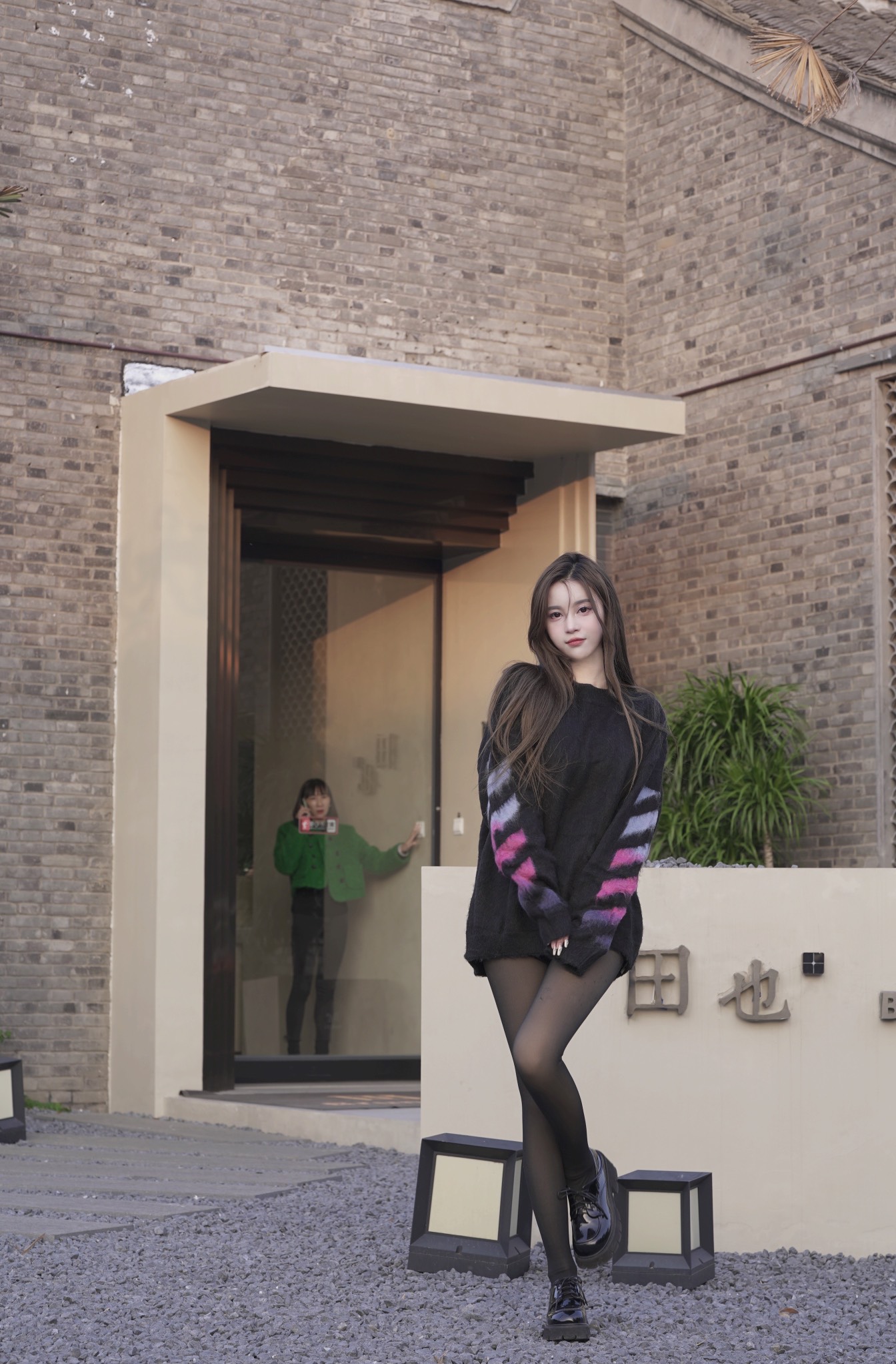 #OFF-WHITE 渐变箭头针织马海毛衣 上身效果图#