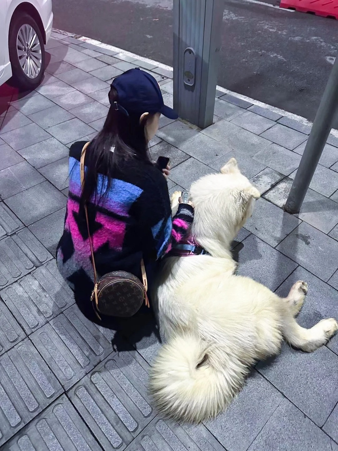 #OFF-WHITE 渐变箭头针织马海毛衣 上身效果图#