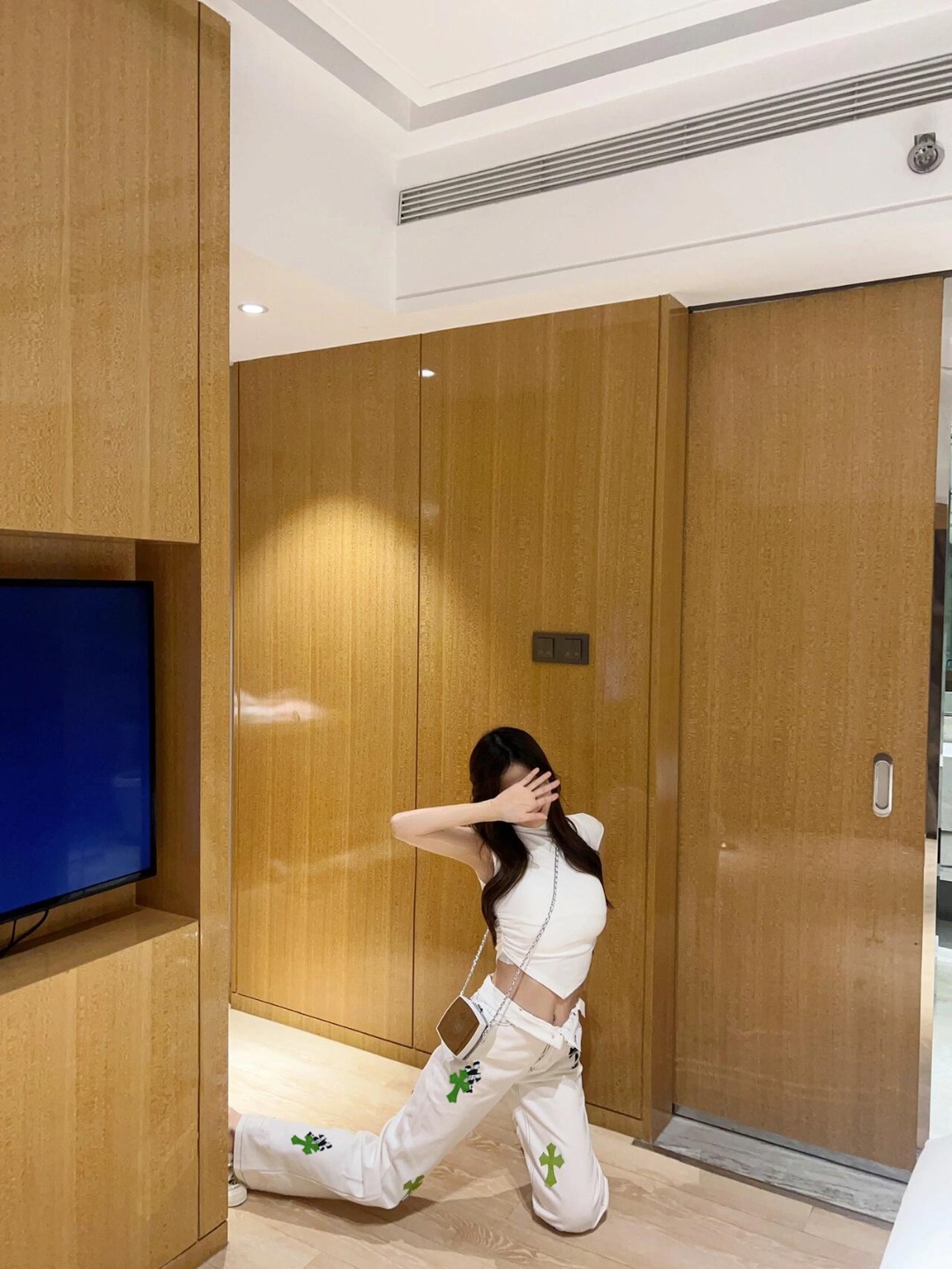 #Chrome Hearts克罗心 英伦限定斑马苹果绿皮十字牛仔裤 上身效果图#