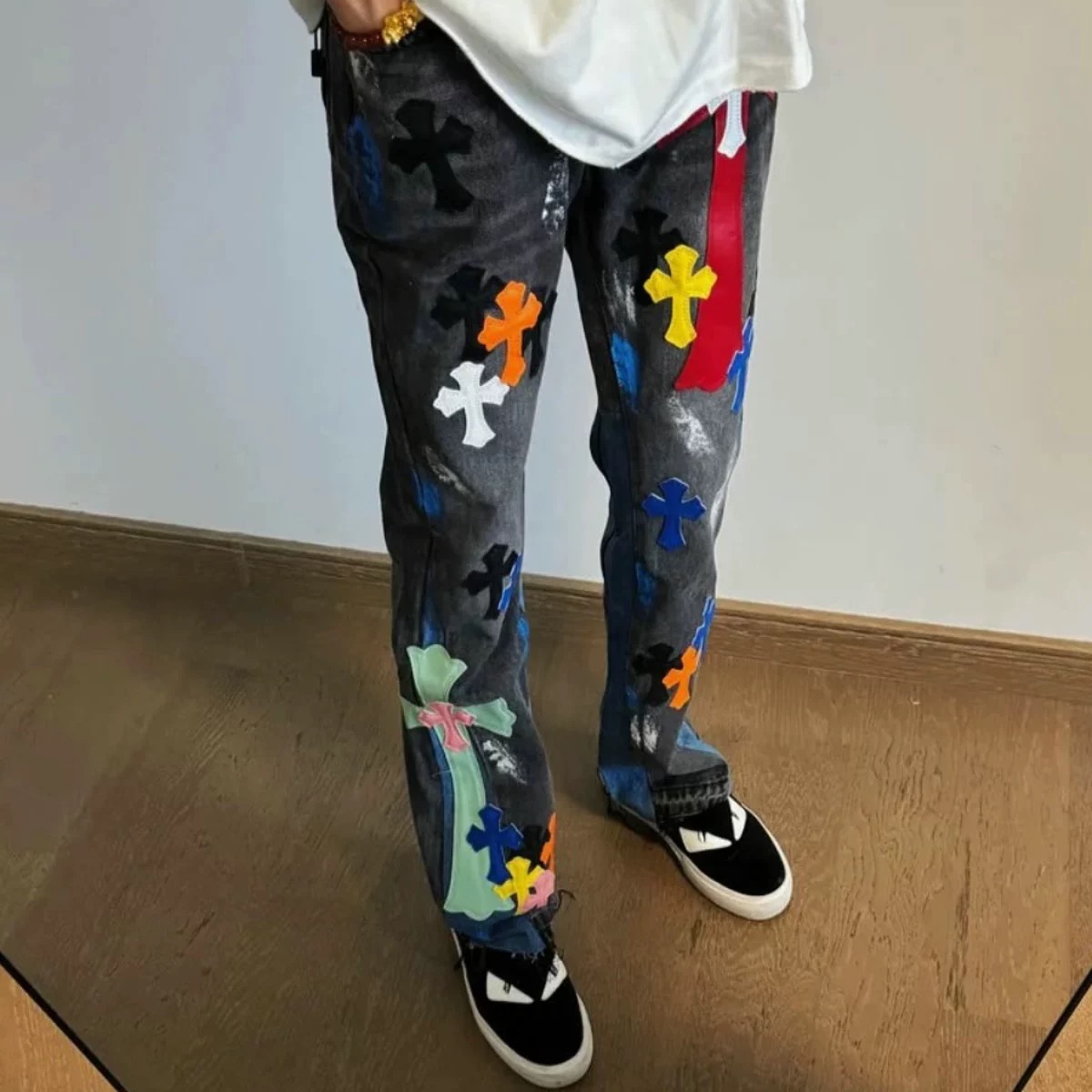 #Chrome hearts克罗心 x Gallery Dept.联名涂鸦彩标十字微喇牛仔裤 上身效果图#