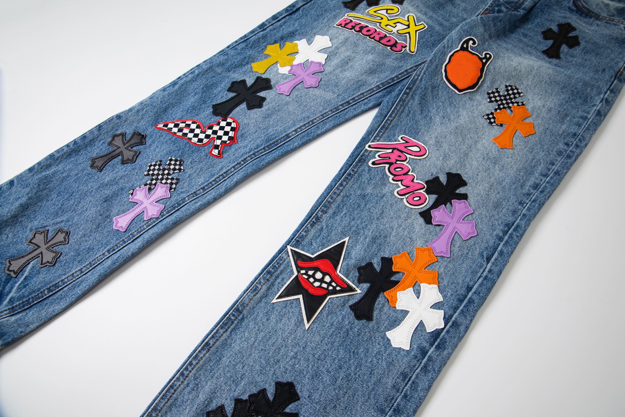 高版本Chrome hearts 克罗心 SexRecords满皮标十字做旧牛仔裤