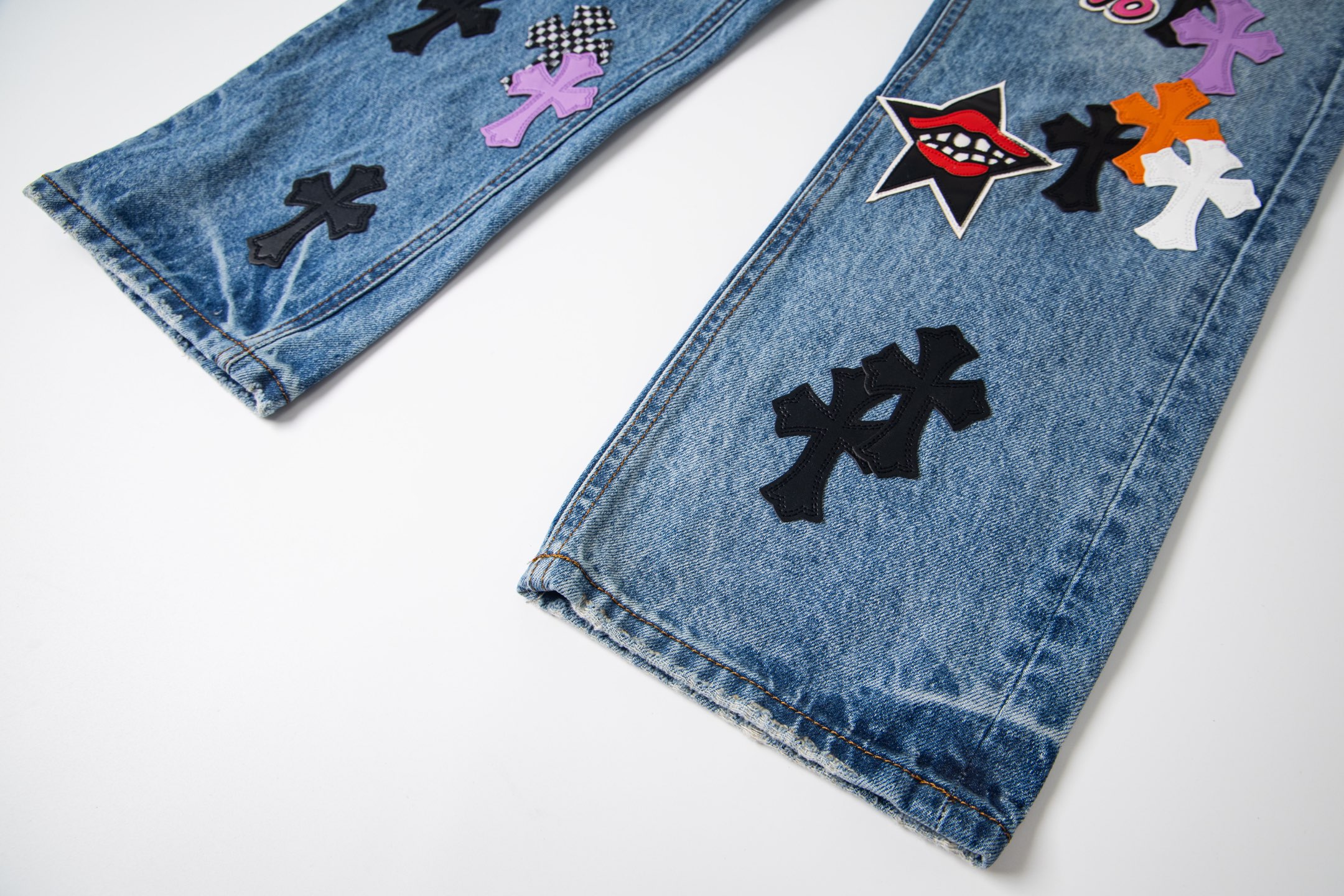 高版本Chrome hearts 克罗心 SexRecords满皮标十字做旧牛仔裤