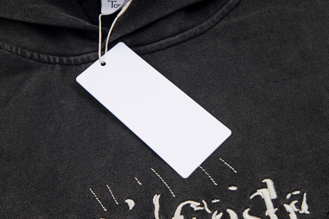 高版本MaisonMargiela/马吉拉 x Tommy Cash联名破洞连帽卫衣