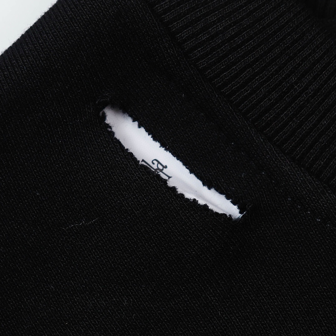高版本MaisonMargiela/马吉拉 x Tommy Cash联名刺绣字母圆领卫衣