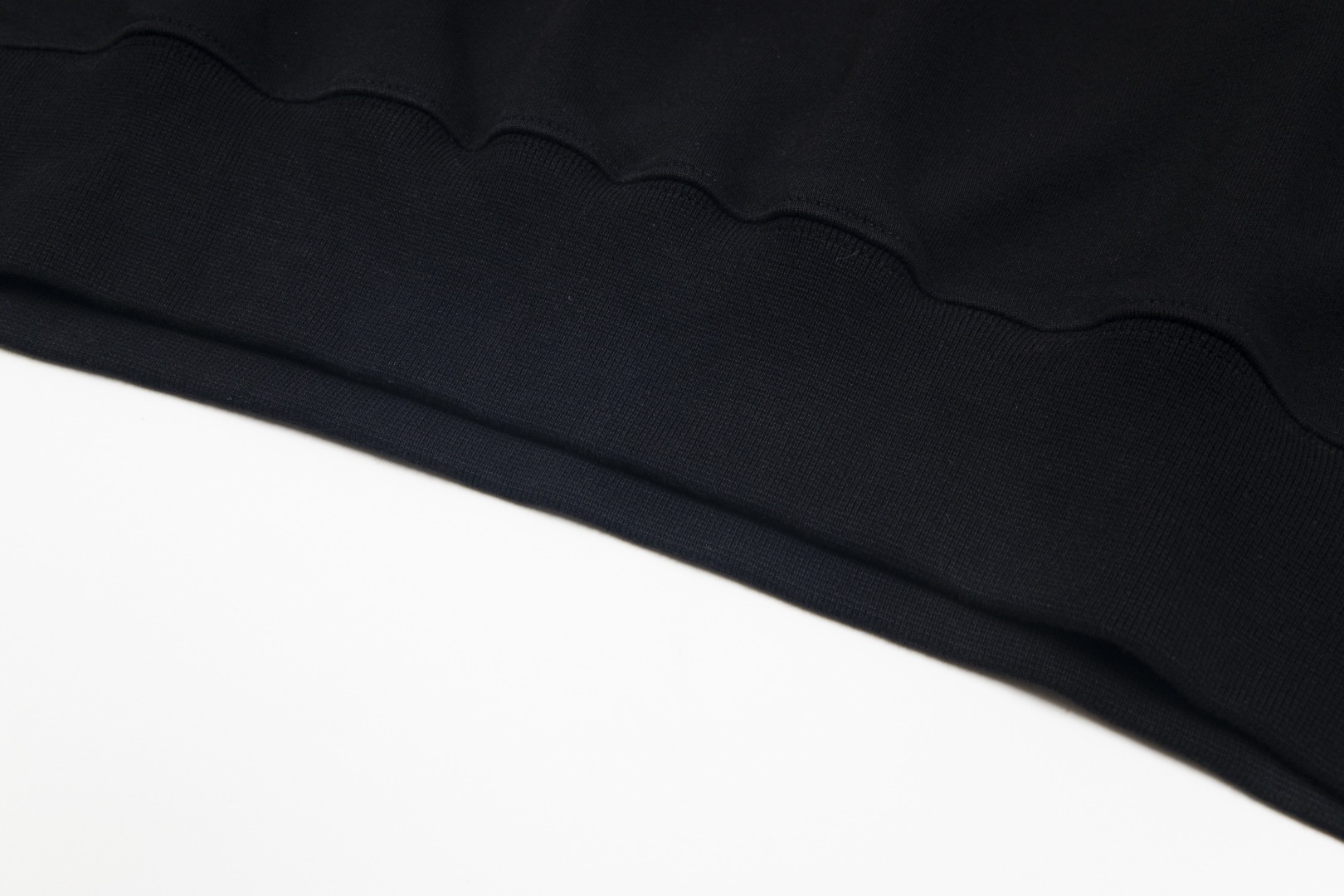 高版本MaisonMargiela/马吉拉 刺绣反字母连帽卫衣
