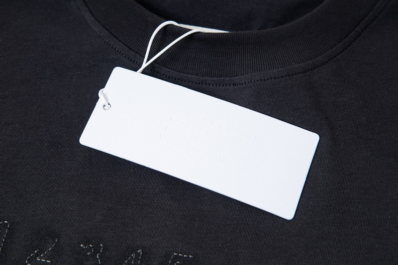 高版本MaisonMargiela/马吉拉 重影刺绣数字短袖 高版本MaisonMargiela/马吉拉 重影刺绣数字短袖