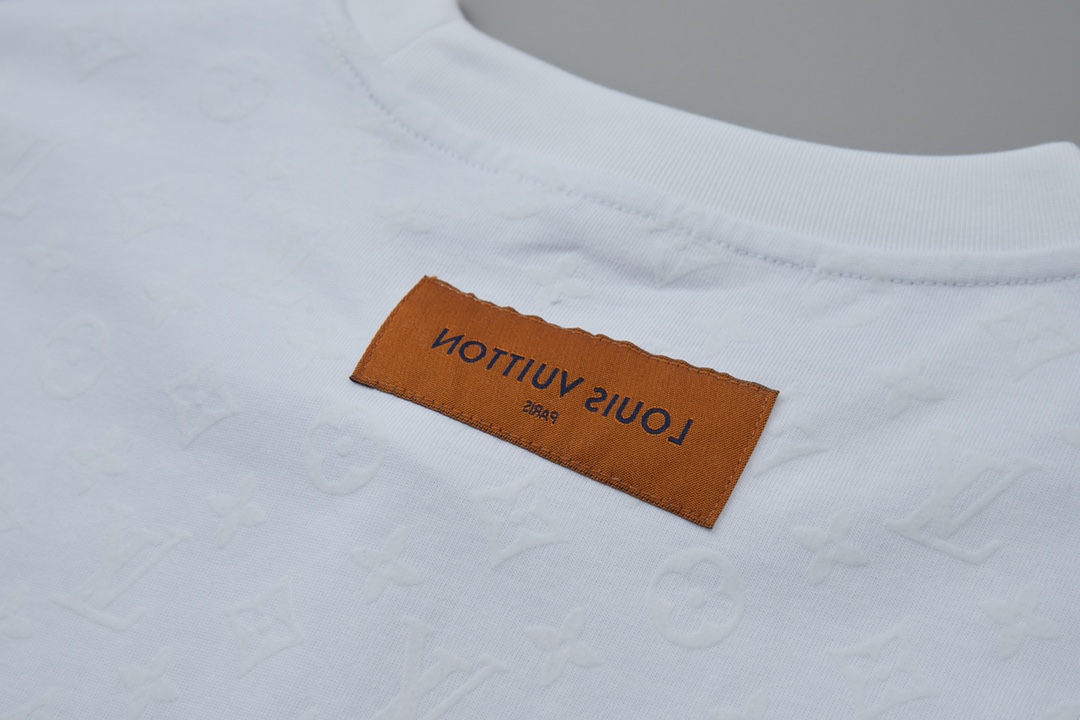 高版本LOUIS VUITTON路易威登 满logo暗纹提花植绒短袖