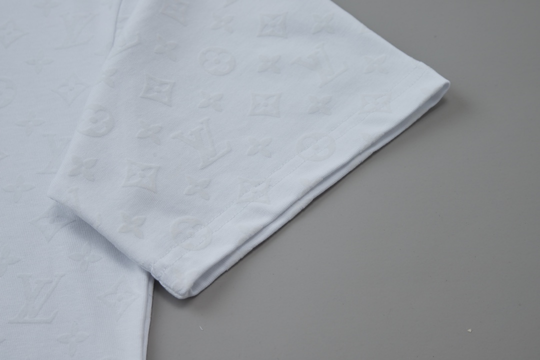 高版本LOUIS VUITTON路易威登 满logo暗纹提花植绒短袖