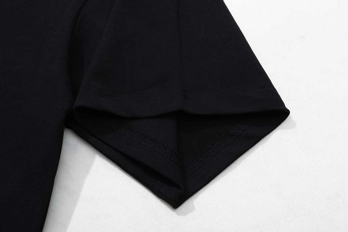 高版本MaisonMargiela/马吉拉 褶皱报纸印花短袖 高版本MaisonMargiela/马吉拉 褶皱报纸印花短袖