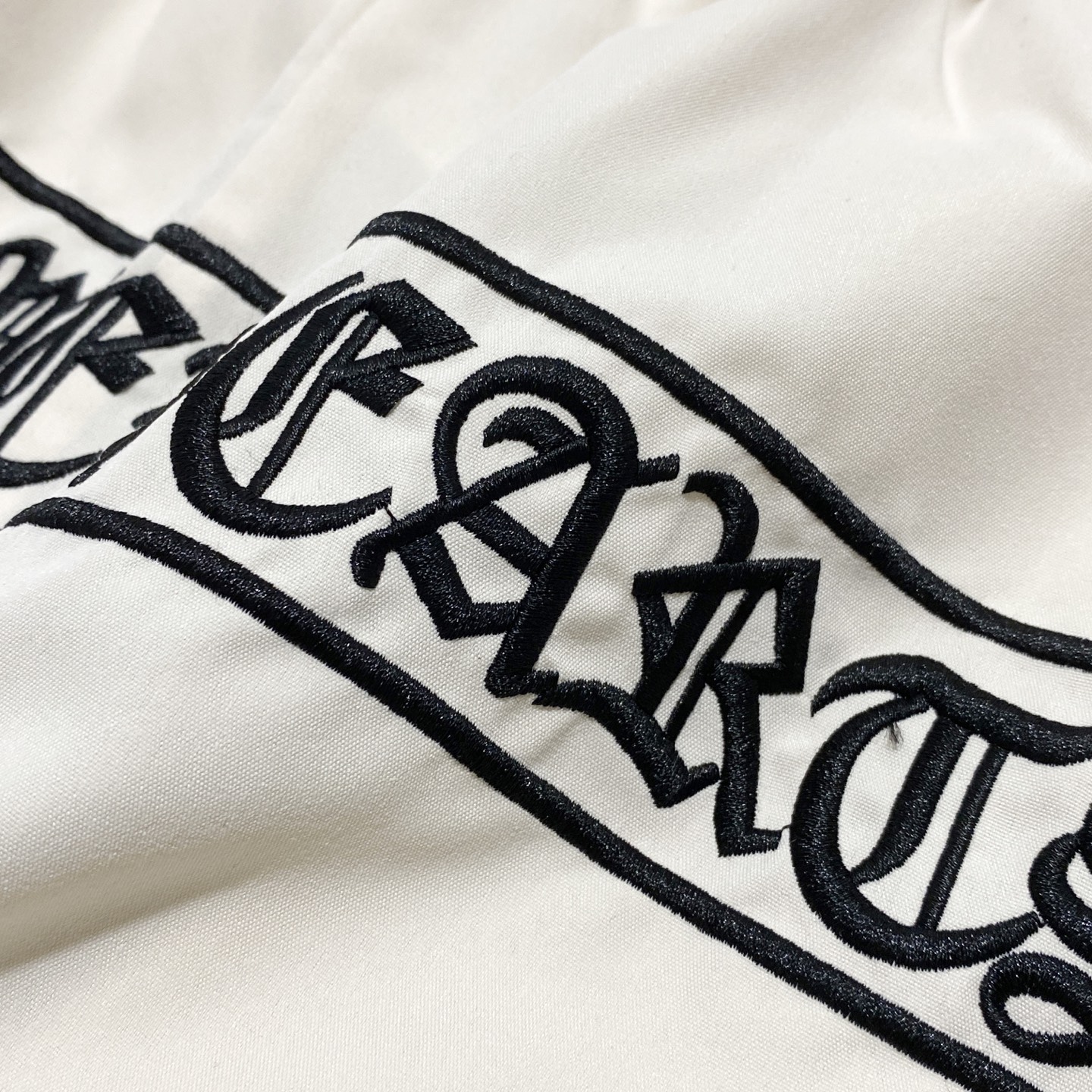 高版本Chrome Hearts克罗心 皮标十字 刺绣梵文短裤-Chinese UA Cheap High Quatity Brand Clothes Bags handbags Sneakers wholesale wholesaler seller from China Factory suppliers Fashion Clothing Shoes best Quality Beautiful Price 高版本Chrome Hearts克罗心 皮标十字 刺绣梵文短裤