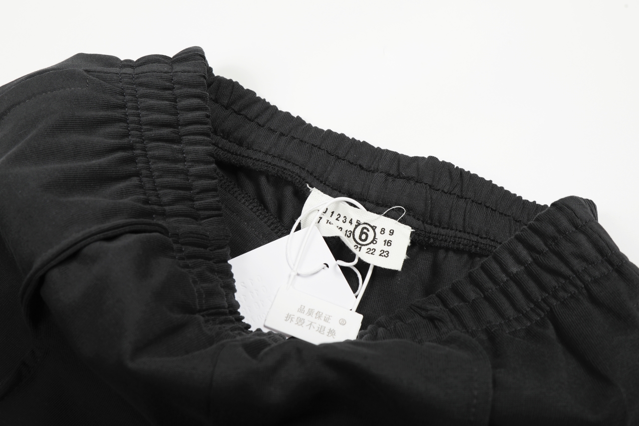 高版本MaisonMargiela/马吉拉 拼接阔腿休闲裤卫裤-Chinese UA Cheap High Quatity Brand Clothes Bags handbags Sneakers wholesale wholesaler seller from China Factory suppliers Fashion Clothing Shoes best Quality Beautiful Price 高版本MaisonMargiela/马吉拉 拼接阔腿休闲裤卫裤