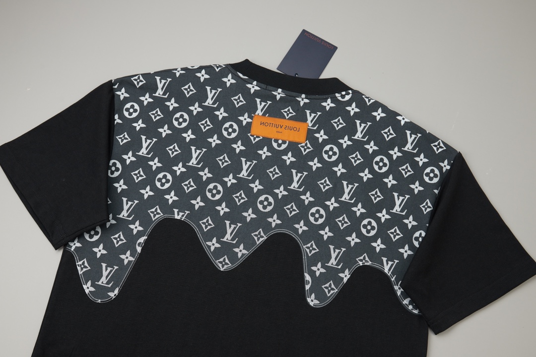 高版本LOUIS VUITTON路易威登 提花logo拼接短袖-Chinese UA Cheap High Quatity Brand Clothes Bags handbags Sneakers wholesale wholesaler seller from China Factory suppliers Fashion Clothing Shoes best Quality Beautiful Price 高版本LOUIS VUITTON路易威登 提花logo拼接短袖