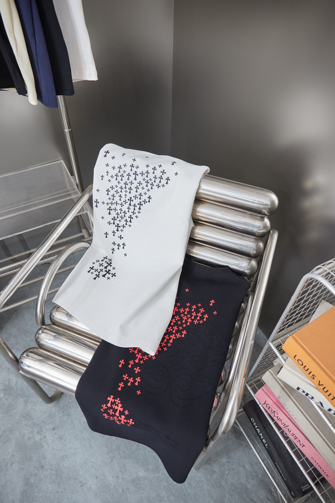 高版本Chrome Hearts克罗心 印花十字+烧花梵文马蹄短袖-Top High Quatity Cheap Sneakers Fashion Clothing Clothes Bags handbags Shoes of all Brand wholesale With The best Quality And Beautiful Price from China Factory Chinese suppliers wholesaler seller 高版本Chrome Hearts克罗心 印花十字+烧花梵文马蹄短袖