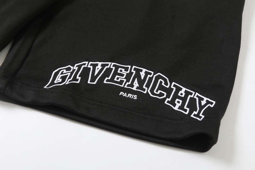 高版本Givenchy纪梵希 刺绣字母短裤