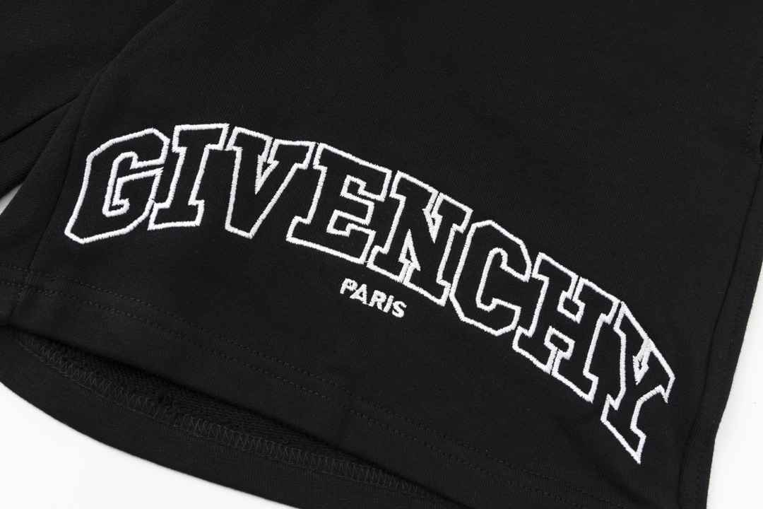 高版本Givenchy纪梵希 刺绣字母短裤