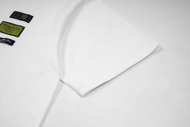 高版本MaisonMargiela/马吉拉 MM6品牌短袖T恤-莆田鞋,莆田鞋货源,高仿鞋,高仿鞋货源,安福档口,莆田高仿鞋,莆田鞋批发,高仿鞋批发,莆田高仿运动鞋,高仿运动鞋,莆田运动鞋 高版本MaisonMargiela/马吉拉 MM6品牌短袖T恤
