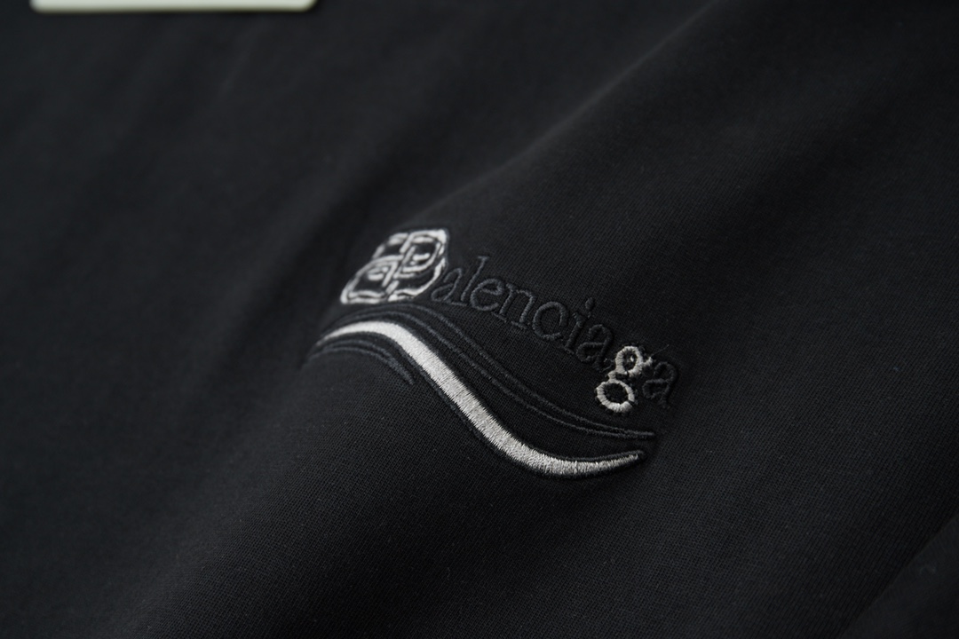 高版本BALENCIAGA/巴黎世家 多重复合刺绣logo短袖-莆田鞋,莆田鞋货源,高仿鞋,高仿鞋货源,安福档口,莆田高仿鞋,莆田鞋批发,高仿鞋批发,莆田高仿运动鞋,高仿运动鞋,莆田运动鞋 高版本BALENCIAGA/巴黎世家 多重复合刺绣logo短袖