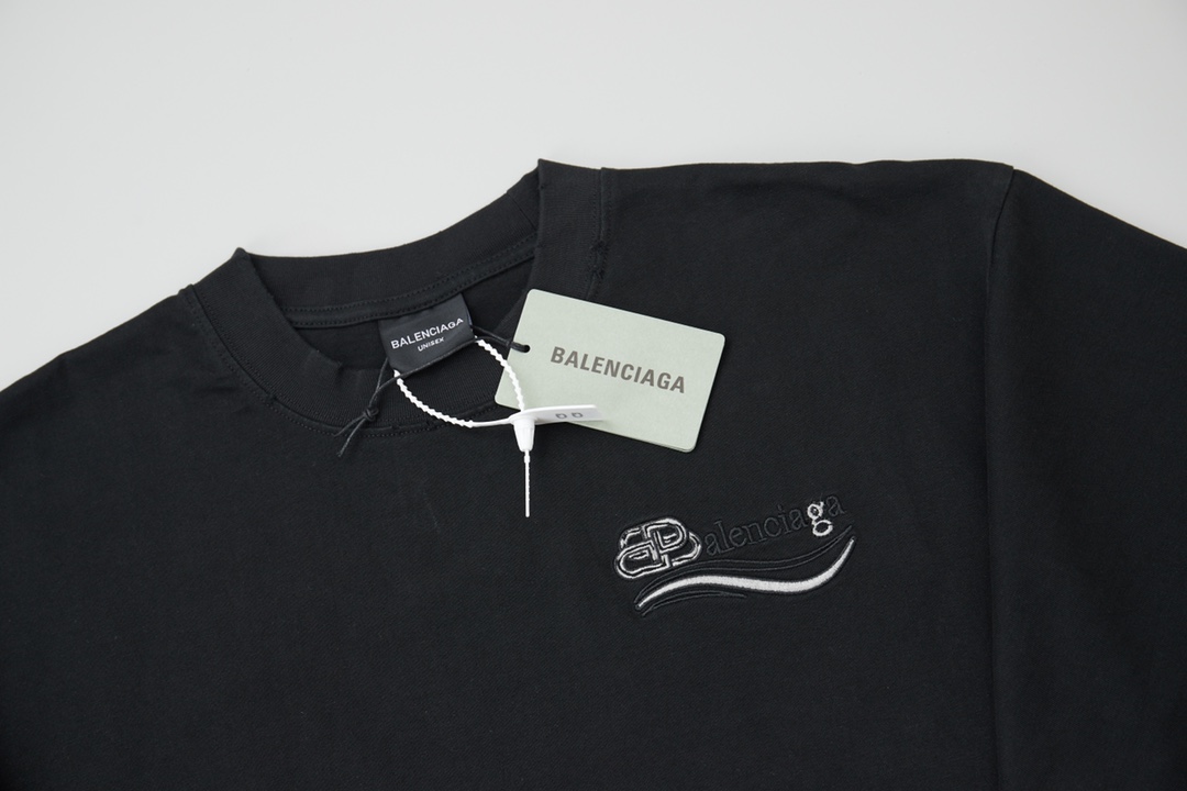 高版本BALENCIAGA/巴黎世家 多重复合刺绣logo短袖-莆田鞋,莆田鞋货源,高仿鞋,高仿鞋货源,安福档口,莆田高仿鞋,莆田鞋批发,高仿鞋批发,莆田高仿运动鞋,高仿运动鞋,莆田运动鞋 高版本BALENCIAGA/巴黎世家 多重复合刺绣logo短袖