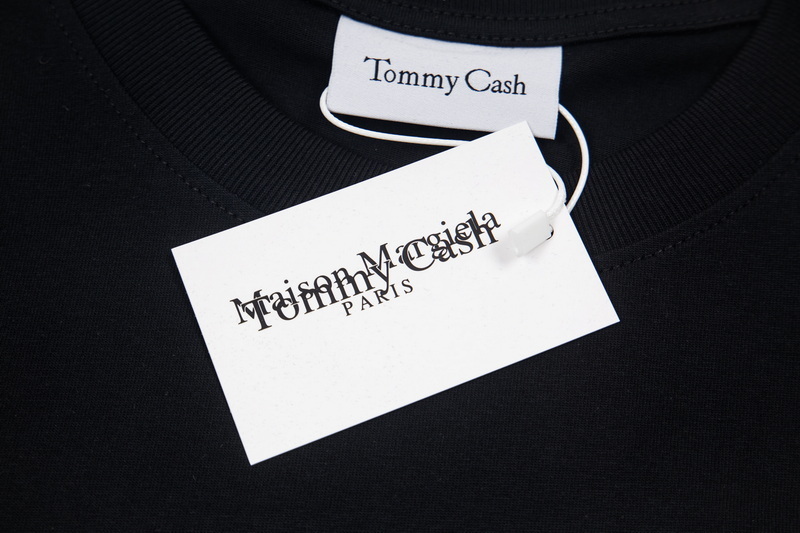 高版本MaisonMargiela/马吉拉 x Tommy Cash联名款数字字母印花短袖