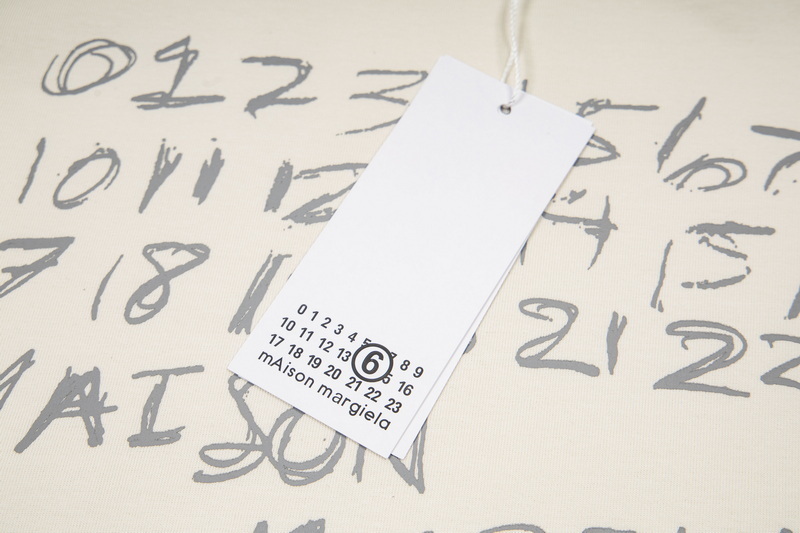 高版本MaisonMargiela/马吉拉 MM6涂鸦数字印花短袖