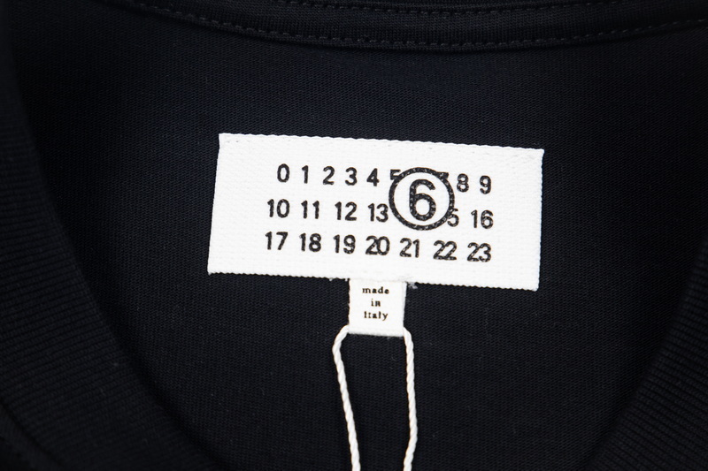 高版本MaisonMargiela/马吉拉 黑胶标签短袖