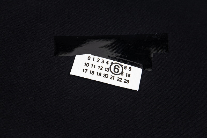 高版本MaisonMargiela/马吉拉 黑胶标签短袖