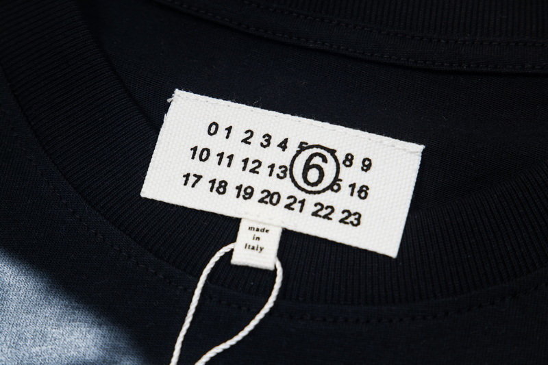 高版本MaisonMargiela/马吉拉 指纹数字印花短袖-莆田鞋,莆田鞋货源,高仿鞋,高仿鞋货源,安福档口,莆田高仿鞋,莆田鞋批发,高仿鞋批发,莆田高仿运动鞋,高仿运动鞋,莆田运动鞋 高版本MaisonMargiela/马吉拉 指纹数字印花短袖