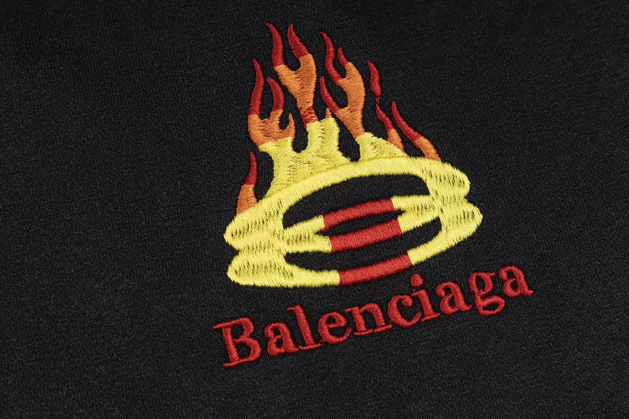 高版本BALENCIAGA巴黎世家 刺绣火焰双环水洗做旧短裤