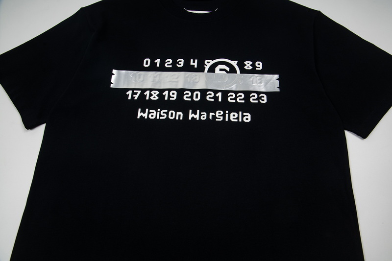 高版本MaisonMargiela/马吉拉 数字压胶印花短袖T恤-Chinese UA Cheap High Quatity Brand Clothes Bags handbags Sneakers wholesale wholesaler seller from China Factory suppliers Fashion Clothing Shoes best Quality Beautiful Price 高版本MaisonMargiela/马吉拉 数字压胶印花短袖T恤