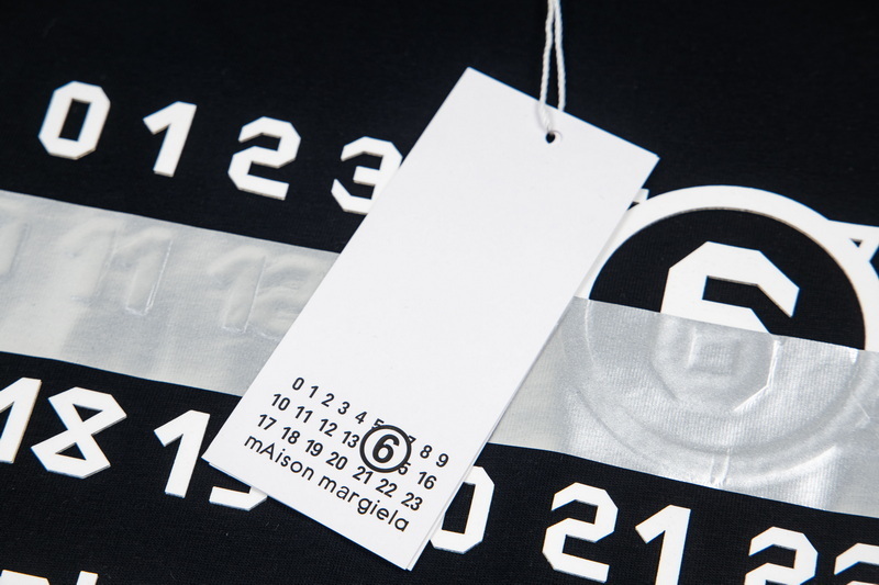 高版本MaisonMargiela/马吉拉 数字压胶印花短袖T恤-Chinese UA Cheap High Quatity Brand Clothes Bags handbags Sneakers wholesale wholesaler seller from China Factory suppliers Fashion Clothing Shoes best Quality Beautiful Price 高版本MaisonMargiela/马吉拉 数字压胶印花短袖T恤