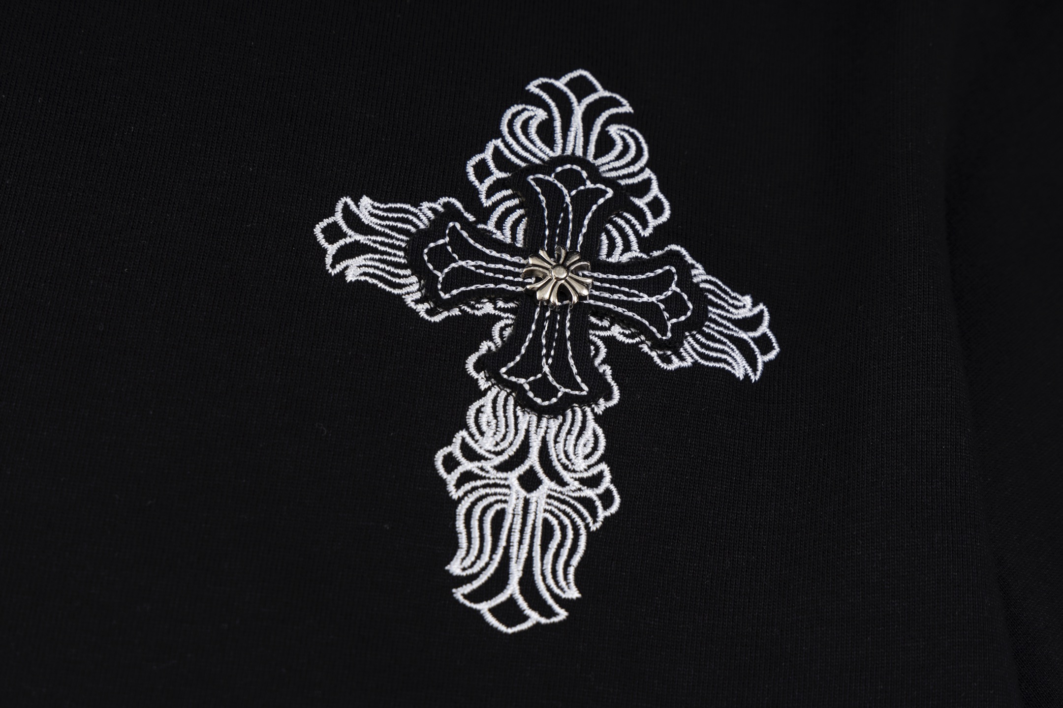 高版本Chrome Hearts克罗心 重工刺绣梵文十字短袖-Top High Quatity Cheap Sneakers Fashion Clothing Clothes Bags handbags Shoes of all Brand wholesale With The best Quality And Beautiful Price from China Factory Chinese suppliers wholesaler seller 高版本Chrome Hearts克罗心 重工刺绣梵文十字短袖