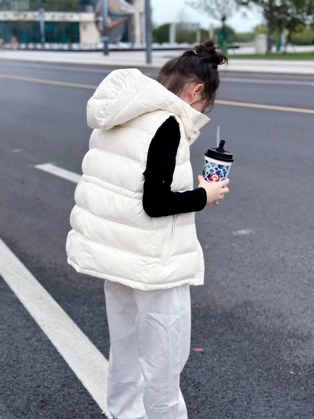 NO:579065,Style No. 2622 Size - Color: Black White Pink Green Filling: Goose Down Ready-made, clothes,19860909款号2622 尺码- 颜色:黑色 白色 粉色绿色 填充物:鹅绒 正手现货发,衣服,,Children's