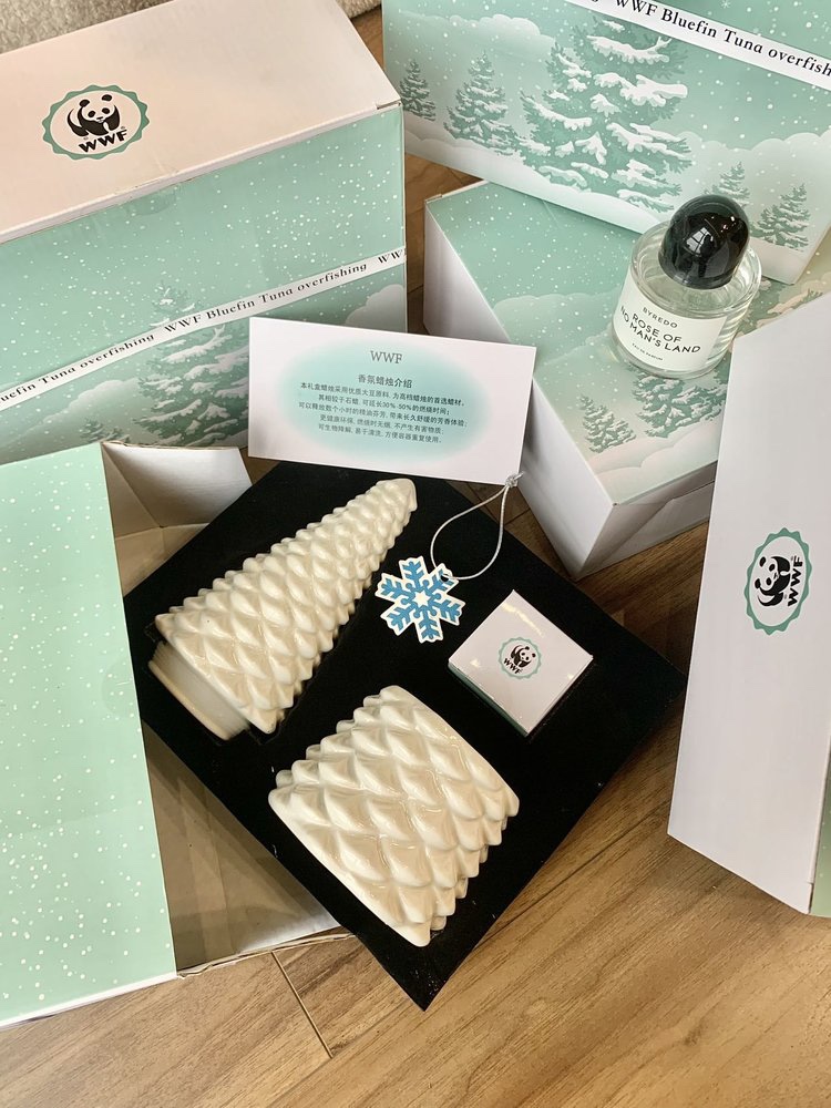 This Christmas gift set is truly delightful. The scented candle, in part - Comprehensive 3