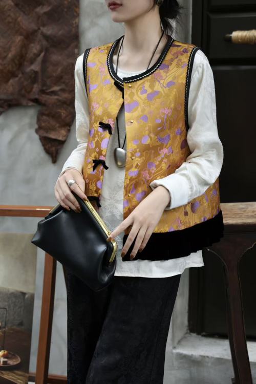 Elegant New Chinese Jacquard Vest with Silk Velvet Hem & Butterfly Knots 1 Elegant New Chinese Jacquard Vest with Silk Velvet Hem & Butterfly Knots