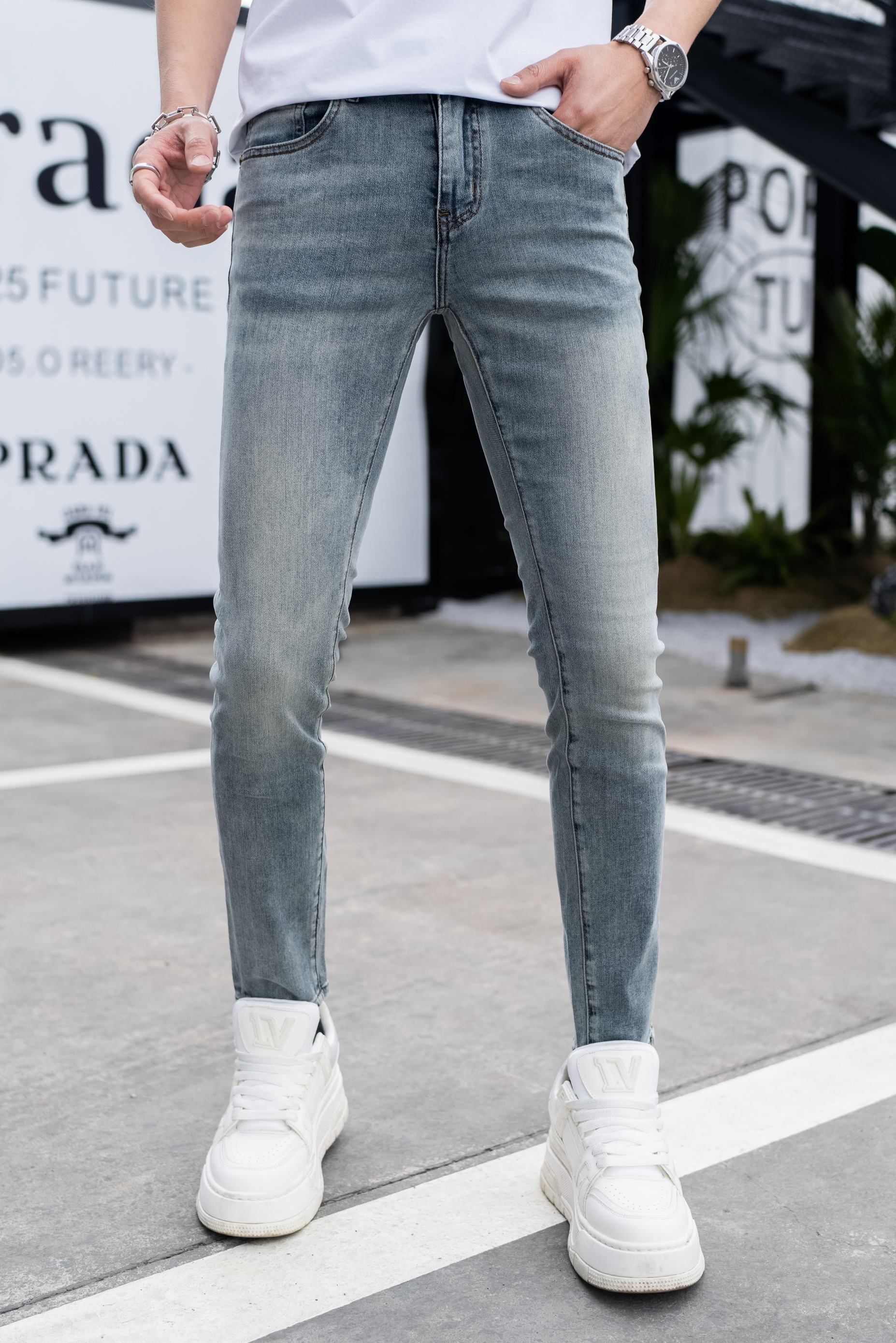 NO:122600,Gucci 2025ss Spring and Summer New Men's Jeans Selected Imported Tanning Denim Fabric Heavy Industry Environmentally friendly Washing Soft Handle and Wear Resistance Small Straight Slim and Slim, Perfect Details, Selected High Quality of Hardware and Auxiliary Materials, Fine Workmanship, Absolutely Extraordinary Products, Number of 28-38, Shipping the next day, Gucci, Jeans, Alexander Wang19860909古驰 2025ss春夏新款男士牛仔裤 精选进口丹宁牛仔面料 重工环保洗水 手感柔和 兼备耐磨性 版型小直筒 微弹力显瘦修身,细节完美,五金辅料精选高等品质,做工精细,绝非凡品,码数28-38,隔天出货,,gucci,jeans,alexander wang,Men's clothing