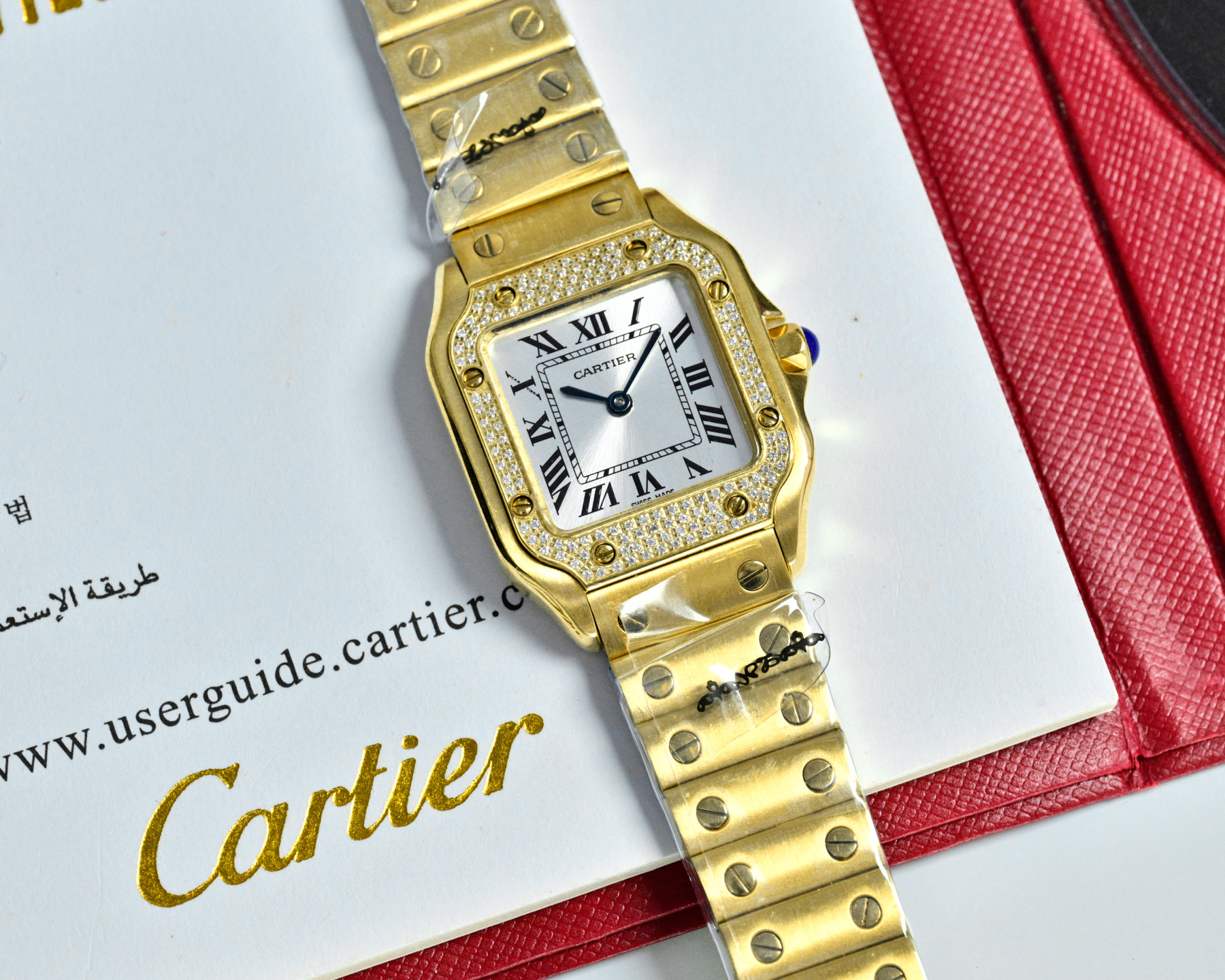 NO:741663,2026 first public launch of new model, genuine open mold, Taiwan factory V12 version Cartier, women's small Santos, silver-plated frosted dial, Roman numeral time scale, sword-shaped blue needle (ultra-thin series) Movement type: imported quartz movement.  Table diameter: Women's 27×34.4mm Case material: 316 stainless steel, sapphire crystal glass, steel belt Cartier's unique screws, the details and workmanship are consistent with the original, three codes in one.,,cartier198609092026首次公开推出新款 正品开模 台湾厂V12版卡地亚,女款小山度士 镀银磨砂表盘 罗马数字时标 剑形指蓝针（超薄系列）机芯类型:进口石英机芯. 表径:女27×34.4mm表壳材质:316精钢.蓝宝石水晶玻璃,钢带卡地亚独有螺丝钉,细节做工与正品一致,三码合一.,,cartier,Watch
