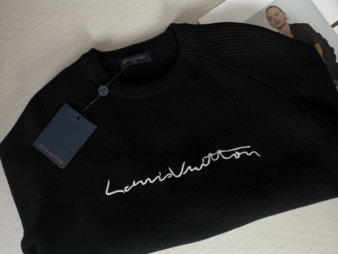 LV 路易威登 2023新款羊毛针织衫圆领毛衣 🔥毛料采用7针进口机编织制造 采用羊毛含量纱线 纱线定染 新一季主打的无论颜色,工艺 8