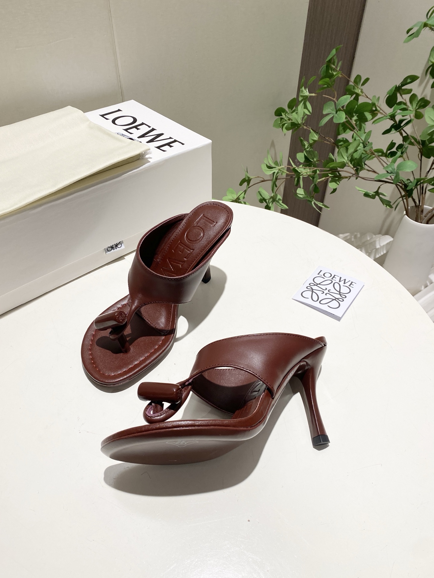LOEWE women's shoes LoeweLOEWE SS 1 1 Logo — photo 4